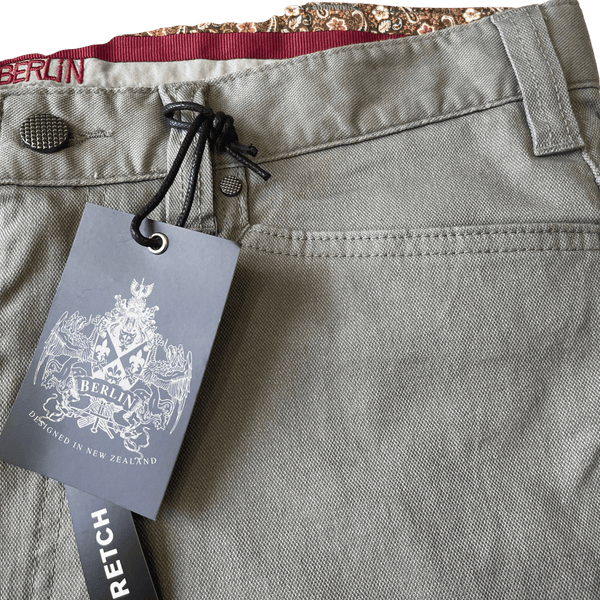 Berlin Dobby Cross Pocket Short P261 - Ronald King